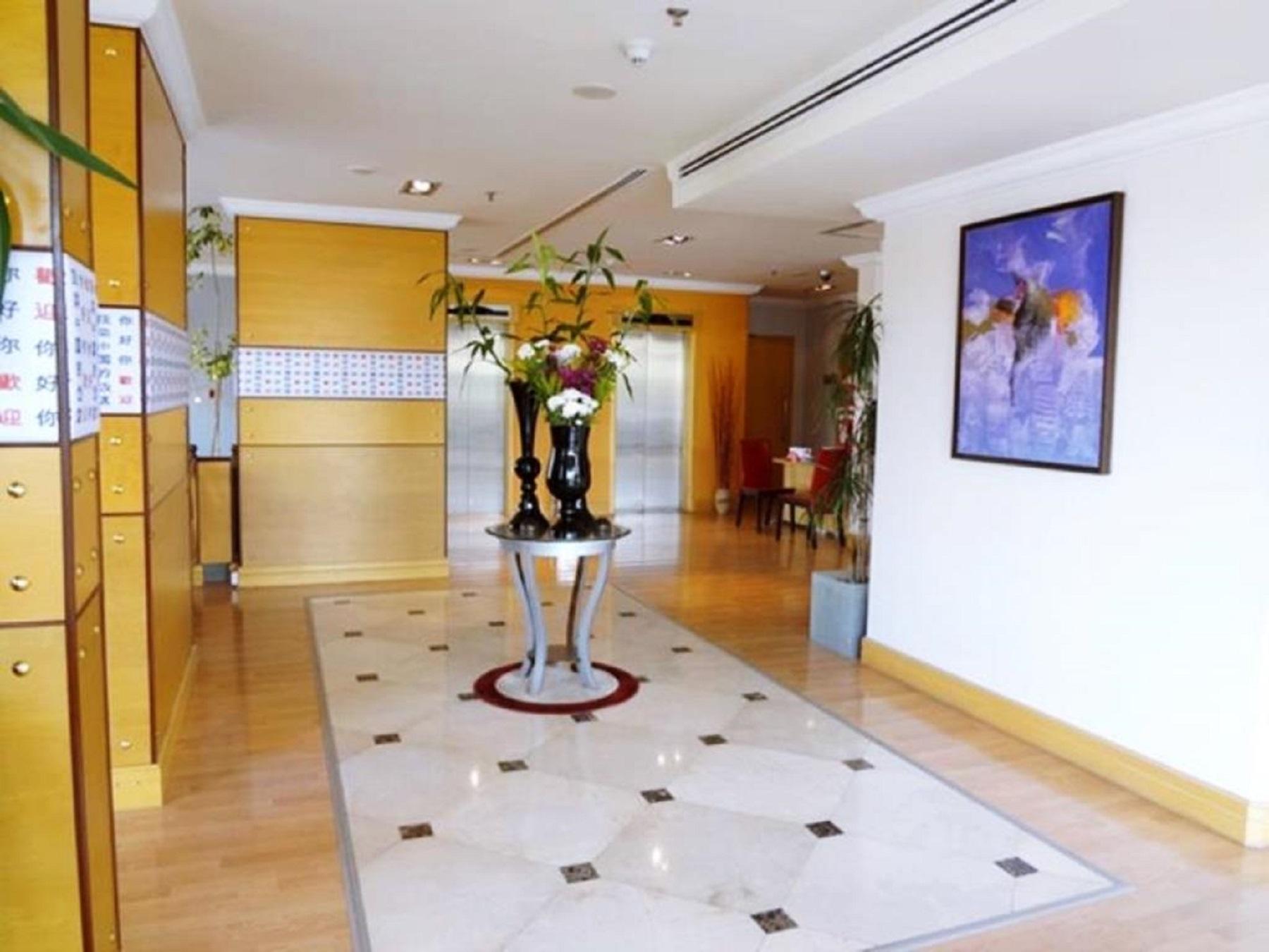 Le Royal Corniche Hotel Salmiya Exterior photo